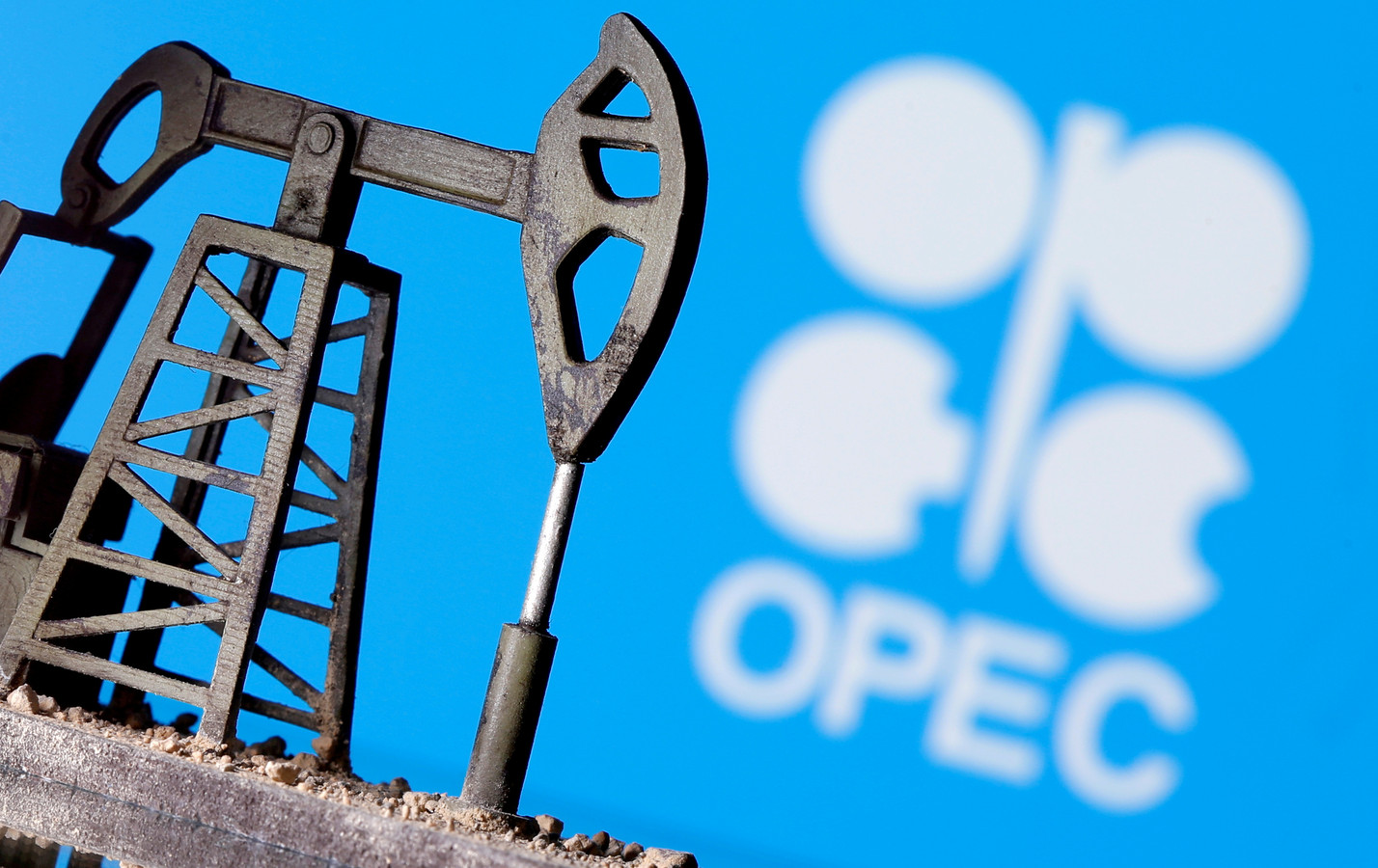 Een 3D-geprinte jaknikker voor het OPEC-logo.
