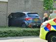 Een automobilist is zaterdagmiddag met zijn voertuig in de muur van een woning gereden aan de Willibrordusweg in Oss.