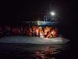 Spaanse hulporganisatie pikt 87 migranten op in Middellandse Zee