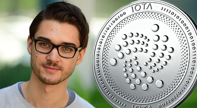 Dominik Schiener en zijn IOTA-munt
