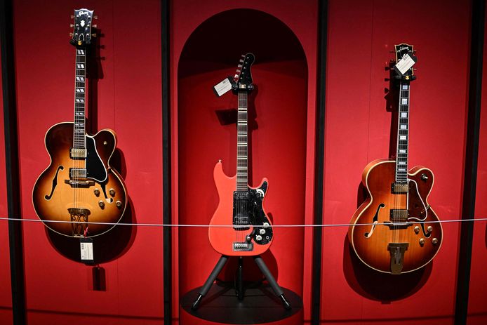 Drie gitaren van Mark Knopfler.