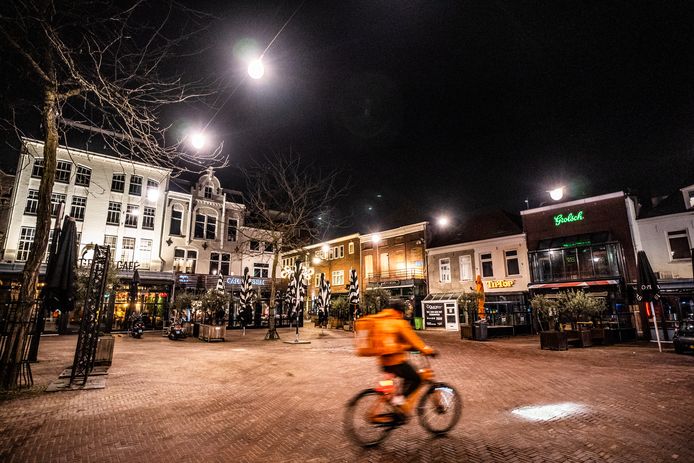Stilte op de Korenmarkt in coronatijd.