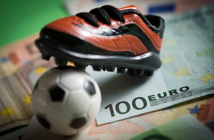 Sportclubs in Apeldoorn zijn bang dat ze in financiële problemen komen.