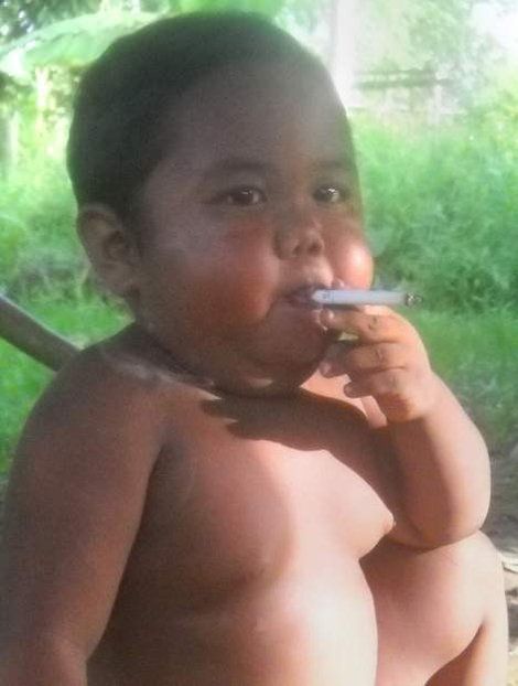 Le Bebe Fumeur Ne Veut Pas S Arreter Video Insolite 7sur7 Be