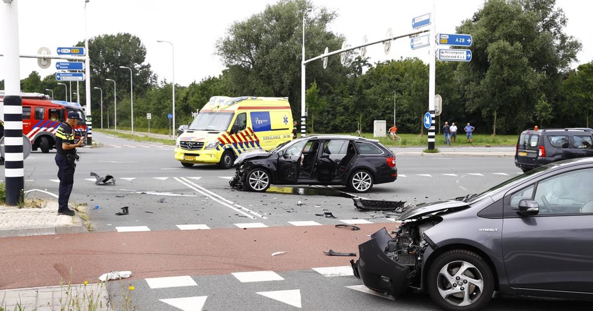Flinke aanrijding in Zwolle veroorzaakt door defecte verkeerslichten.