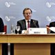SER zet parlement en kiezer buitenspel