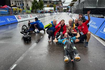 Gold after great maneuver just before the finish: handbiker Maxime Hordies concludes impressive career with world title in road race