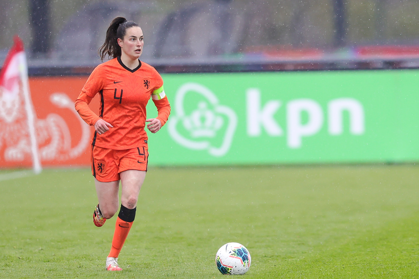 Caitlin Dijkstra uit Breda wil met hoofdprijs afsluiten bij Ajax ‘Als