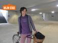Kunstenaar Koen Degroote in de nieuwe stationstunnel van Hansbeke, die hij binnenkort zal opfleuren met een kunstwerk.
