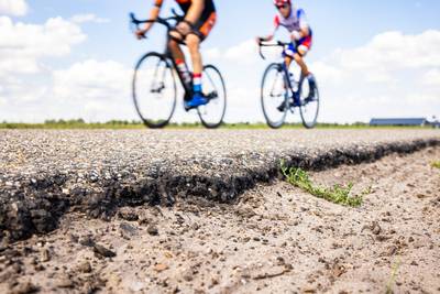 Heusden pakt bermen aan voor veiligere routes: vele verkeer eist z'n tol bij weg Elshout