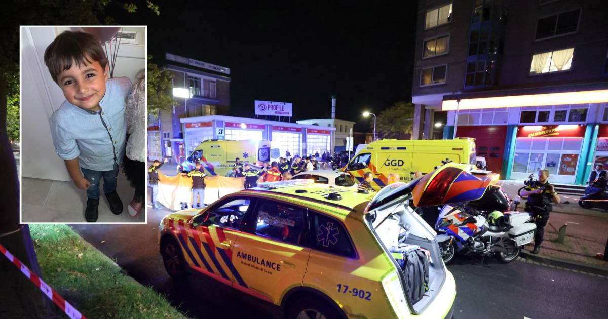 Naoufel wilde als eerste aan de overkant zijn, maar raakte betrokken bij zware aanrijding op zebrapad.