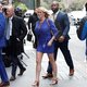 Net zo’n grote mond als Trump, maar slimmer: wie is Stormy Daniels, de vrouw achter de eerste strafzaak van de oud-president?
