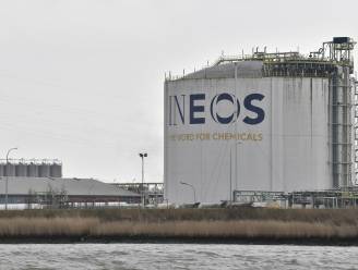 Chemiebedrijf Ineos bouwt in tien dagen handgelfabriek