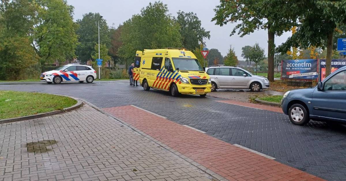 Fietser naar ziekenhuis na aanrijding met automobilist.