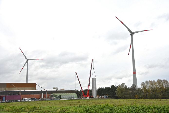 Er staan al twee windmolens op de industriezone