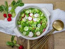Wat Eten We Vandaag: Kruidensalade met vegetarische burger en krieltjes