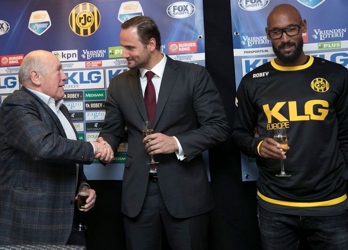 Frits Schrouff (links) met Aleksei Korotajev en Nicolas Anelka.