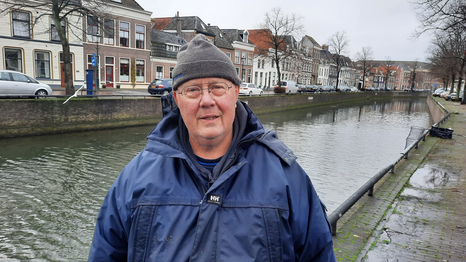Hans Rill uit Kampen heeft een tip om positief de lockdown door te komen: ga vissen.