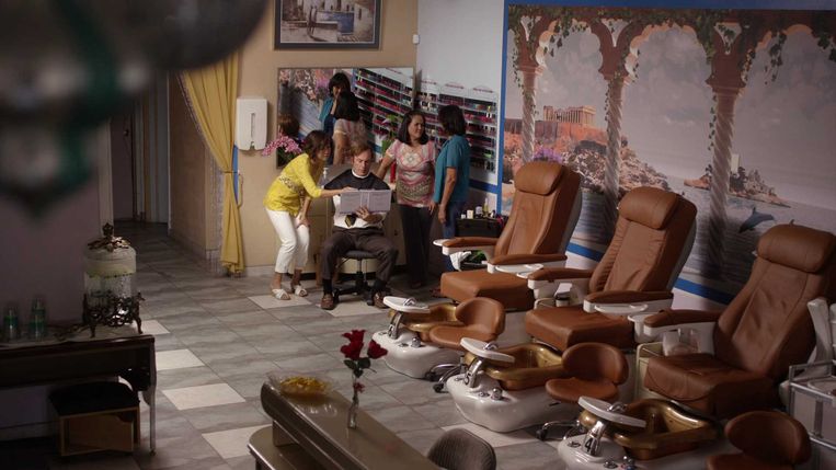 Nagelstudio waar Jimmy McGill/Saul Goodman in ‘Better Call Saul’ een kantoortje huurt. Beeld 