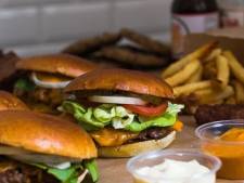 Smash burger juteux, frites maison à tomber par terre: découvrez BEEEF à Liège