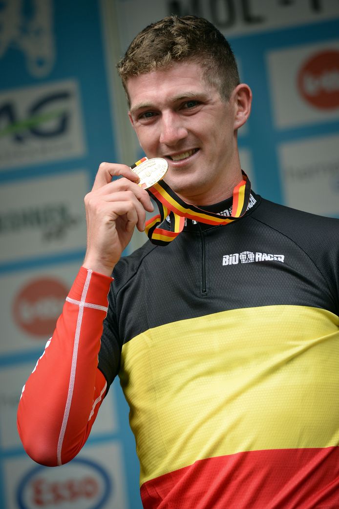 Van Den Broeck werd Belgisch kampioen tijdrijden voor Yves Lampaert en Kristof Vandewalle.