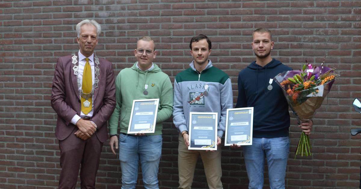 Chris, Sam en Douwe uit Lexmond verbinden generaties: Jeugdpenning voor strijd tegen eenzaamheid