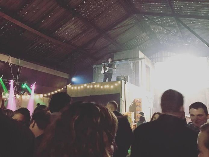 De vorige edities van het festival vonden plaats in een schuur
