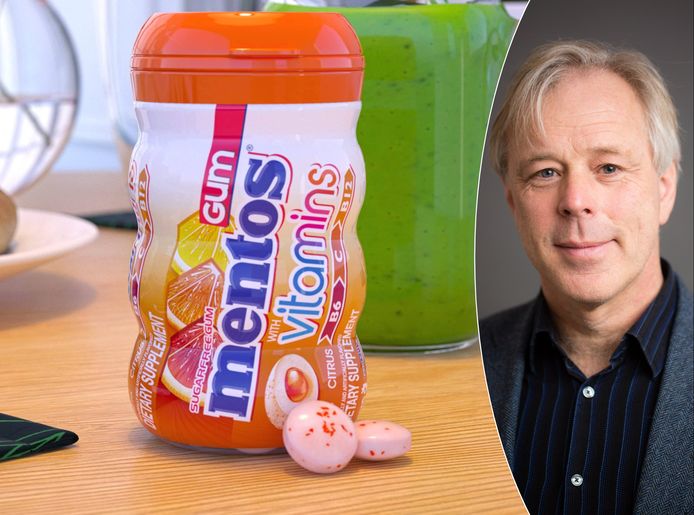 Mentos heeft kauwgom uitgebracht met extra vitamine C. Professor Jaap Seidell legt uit hoe (on)gezond dat nu eigenlijk is.