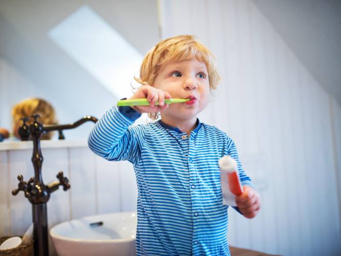 Hoeveel tandpasta mogen kinderen gebruiken? Hoge Gezondheidsraad past advies aan