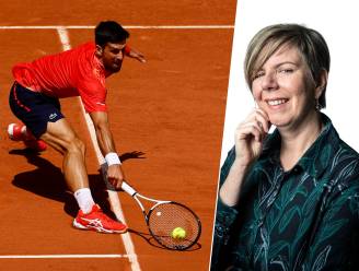 Ga je beter tennissen door naar Djokovic of Sjarapova te kijken?
