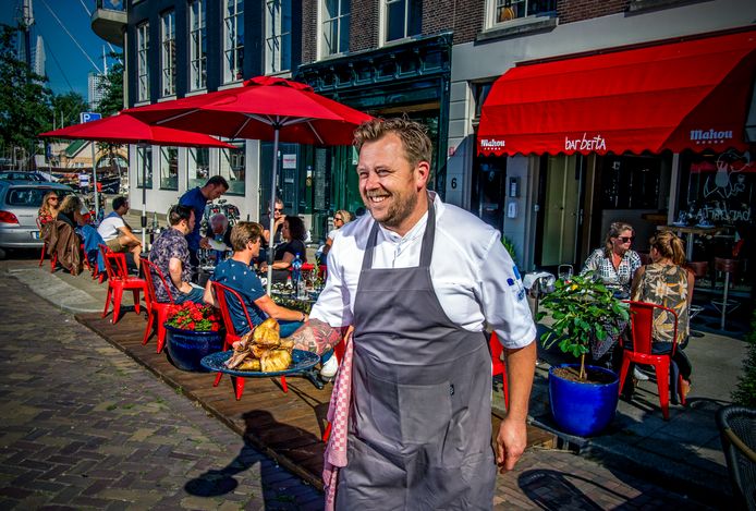 Mew Mew zand Kantine Bar Berta is een regelrechte hit: dichterbij culinair Spanje kom je niet |  Gouden Pollepel Rotterdam | AD.nl