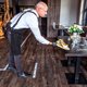 Hotels bieden een blik op de toekomst van restaurants: tape, pijlen en halflege zalen