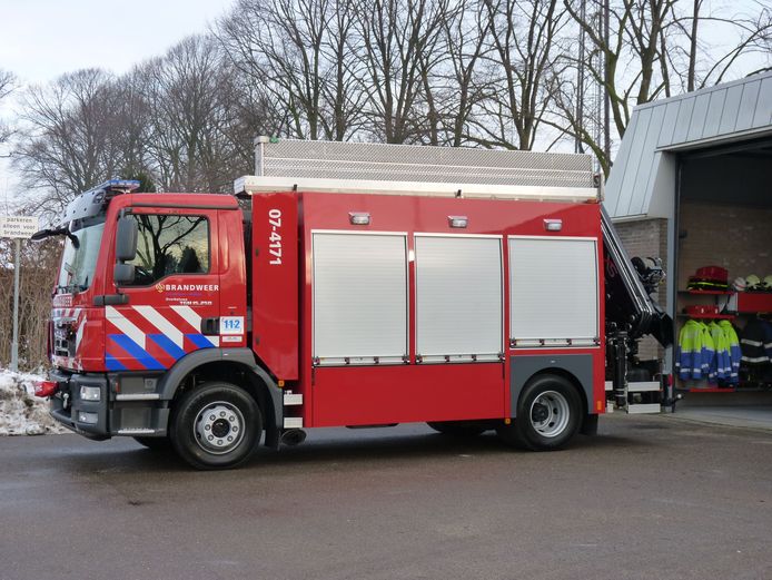 Het hulpverleningsvoertuig van Heteren, met achterop de grote takel. Dit voertuig, net als dat in Duiven, Nijkerk en Rheden, wordt waarschijnlijk uit dienst genomen en niet vervangen.