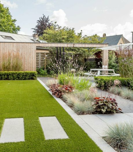 Un espace pour se relaxer: un jardin aux accents modernes d’entretien aisé