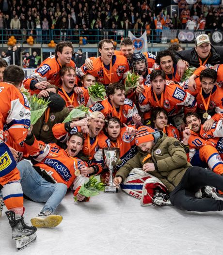 IJshockeyers Eindhoven Kemphanen onttronen Trappers-talenten en zijn kampioen