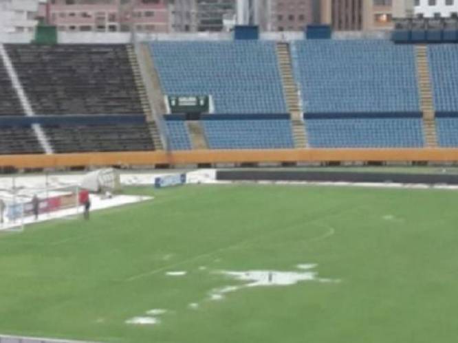 Na de akker in Sarajevo, nu de plas in Quito: Argentinië moet kwalificatie op slechte grasmat veiligstellen