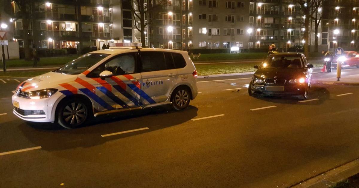 Politieauto betrokken bij aanrijding in Apeldoorn.