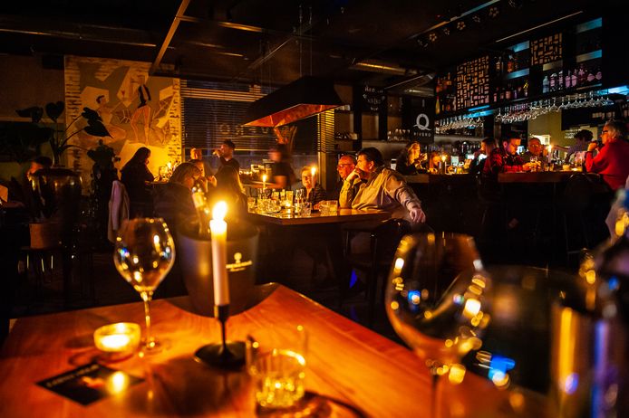 Restaurant Rivero doet mee aan Earth Hour en deden om half negen een uur de lichten uit