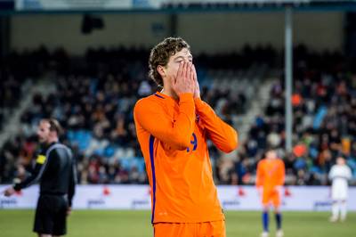 Jong Oranje mijlenver verwijderd van EK na zeperd tegen Schotland in Doetinchem