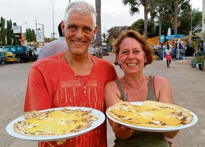 De laatste pannenkoek komt in zicht voor Theo Steenkamer en Jolanda Feenstra uit Emmeloord: zes jaar na de opening van hun eigen restaurant in Gambia, is het tijd om te vertrekken.
