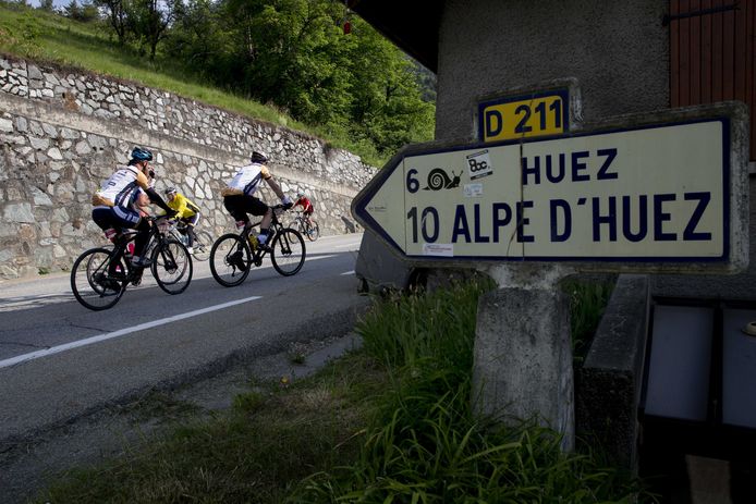 Alpe d'Huez, voor de dertigste keer opgenomen in het parcours van de Tour.
