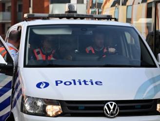 Fietser onderuit door brandstofspoor van lijnbus
