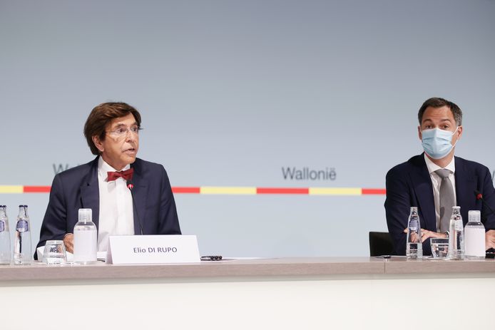 Waals minister-president Elio Di Rupo (PS) en premier Alexander De Croo (Open Vld).