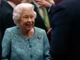 Koningin Elizabeth mag alleen nog met familielid op pad