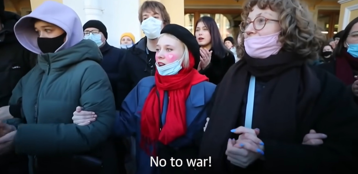 Russen protesteren in Sint-Petersburg Beeld Twitter