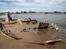 Extreme droogte legt scheepswrak nabij Spijk weer bloot 