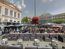 Dronken man wordt uit café in Zwolle gezet en bijt agent: ‘Ik neem alleen nog wat op verjaardagen’
