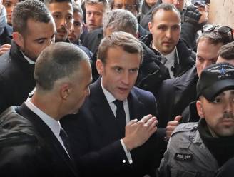 “Jullie kennen de regels ook”: Macron maakt zich kwaad op Israëlische agenten omdat ze kerk niet willen verlaten