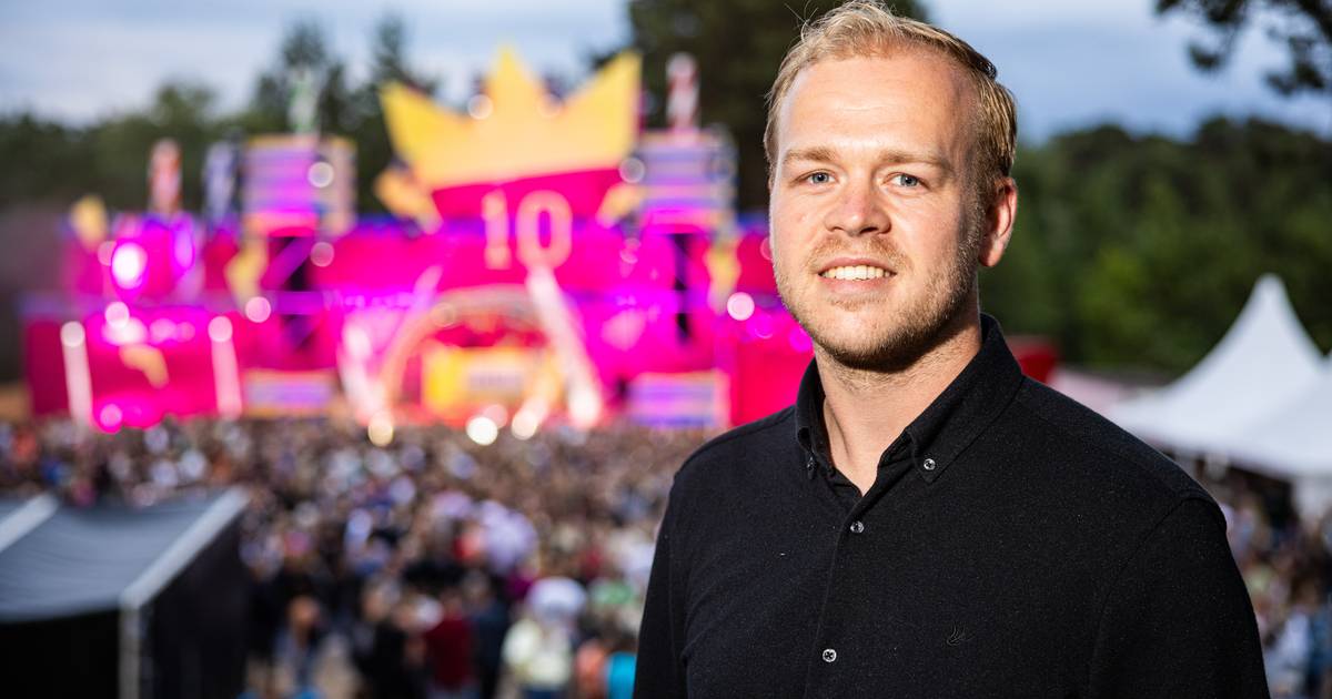 Danny (30) vermaakt duizenden in Sibculo al 10 jaar met dorpsfestival: ‘Steeds meer mensen willen he