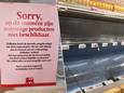 Lege rekken in Delhaize in Overijse.